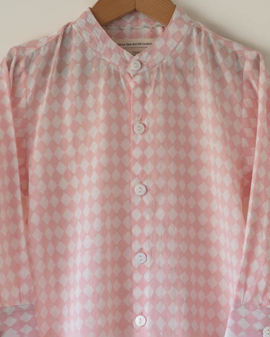 Barefoot boy shirt in blush pink rhombus