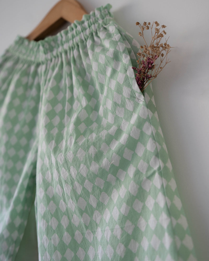 Wander co-ord Set in sage green rhombus