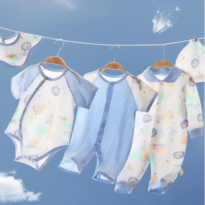 20 pcs Blue Animal Kingdom Newborn Baby Girl/ Boy Gift Box, all season wear Hamper, (0 - 12 months)