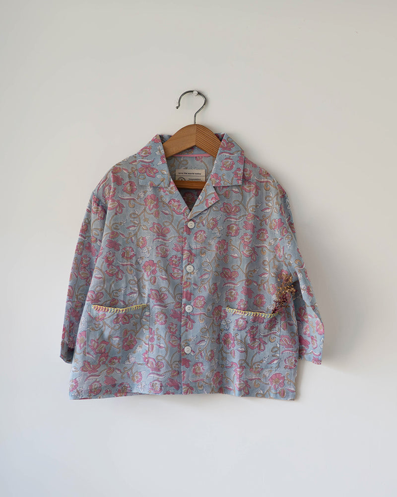 Cloud drift shirt in sky blue butterfly