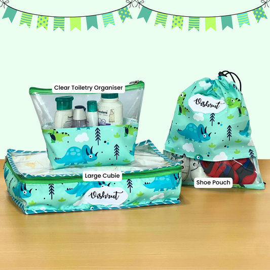 Set of green toiletry bags