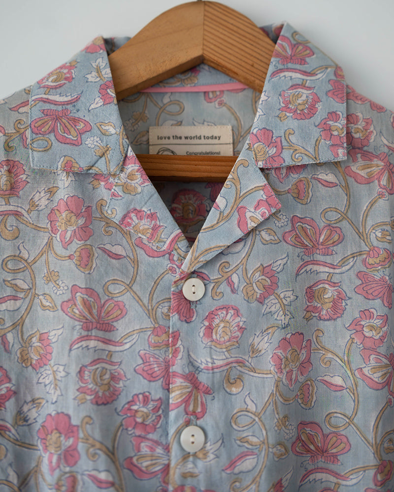Cloud drift shirt in sky blue butterfly