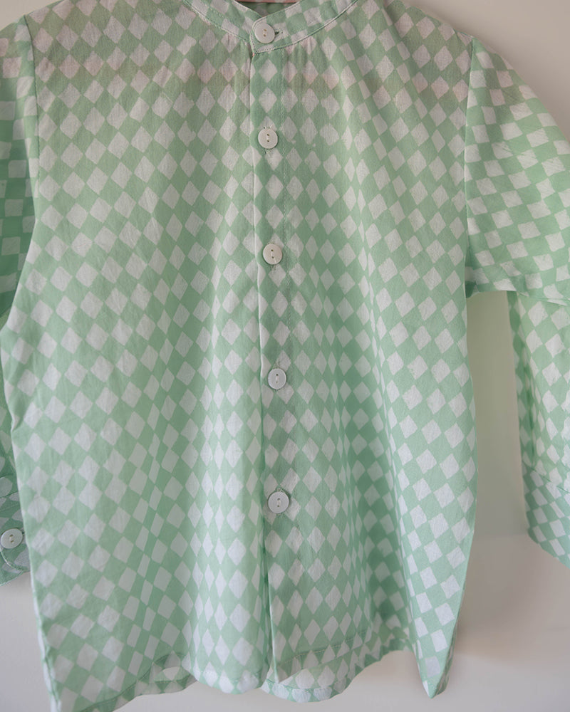 Barefoot boy shirt in sage green rhombus