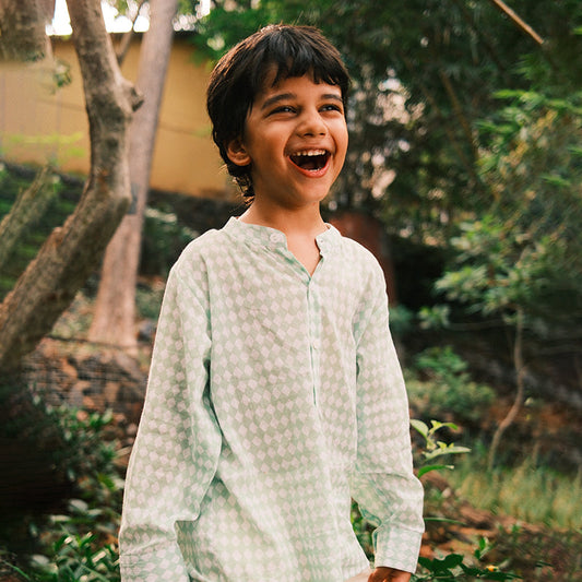 Barefoot boy shirt in sage green rhombus