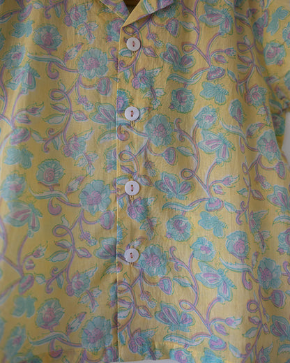 Boogie shirt in lemon yellow butterfly blockprint