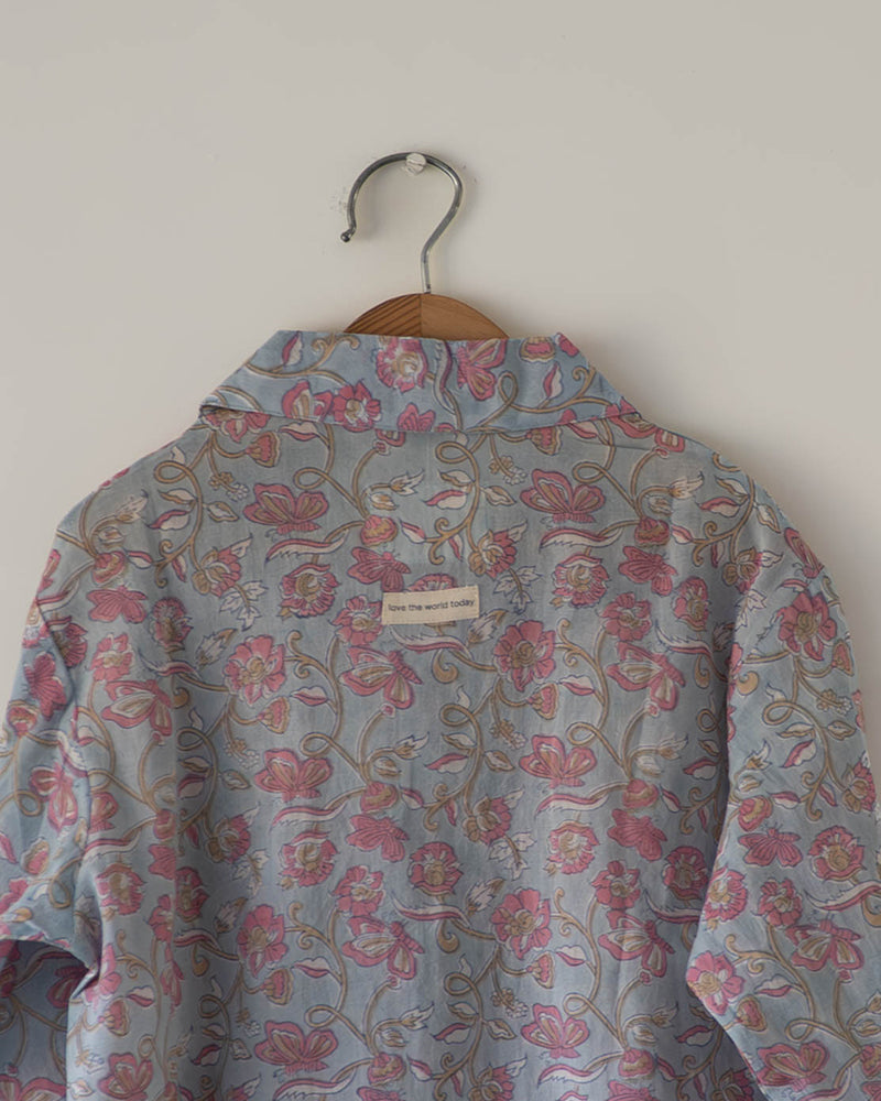 Cloud drift shirt in sky blue butterfly