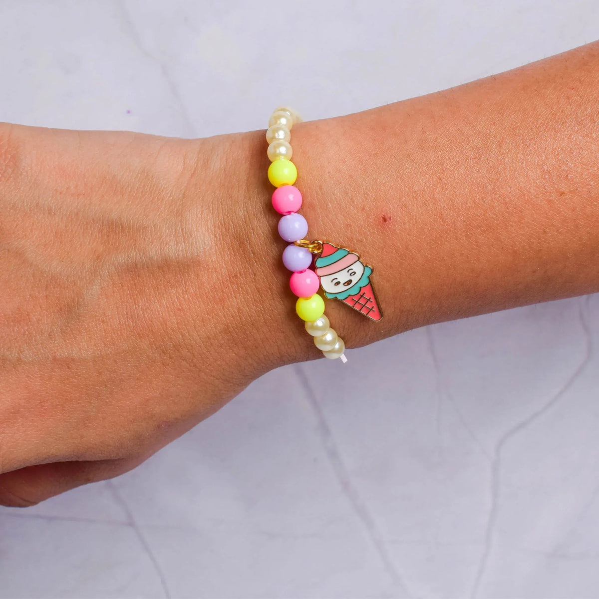 iLearnNGrow Bracelet Rakhi – Stylish Kids Rakhi