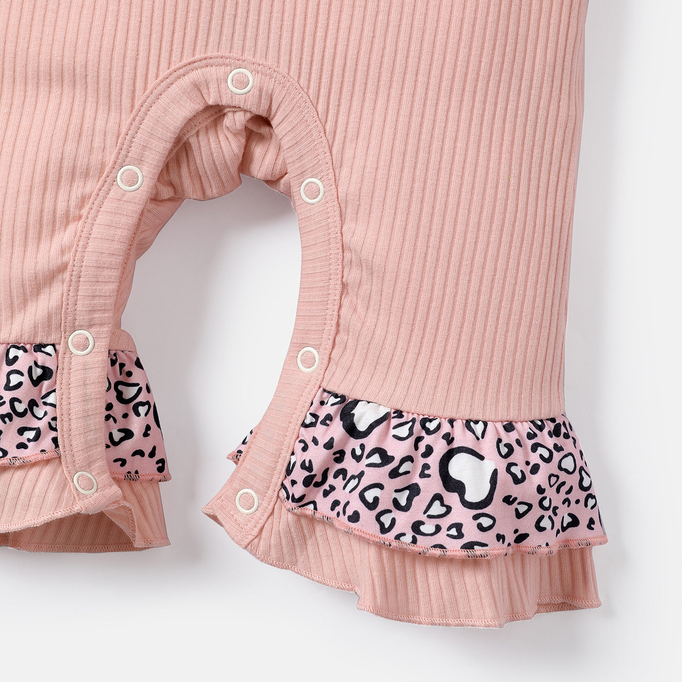 Baby girl “aint no daddy like the one i got”leopard romper