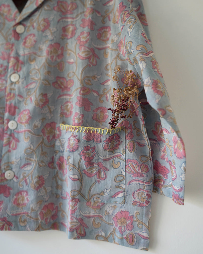 Cloud drift shirt in sky blue butterfly