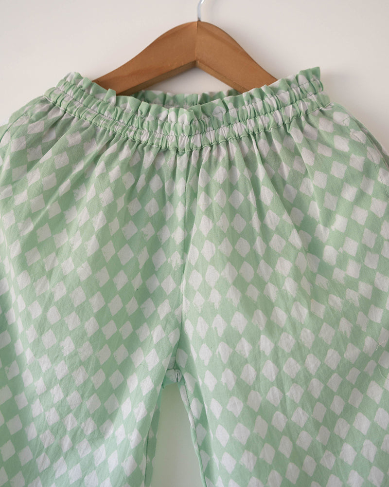 Wander co-ord Set in sage green rhombus