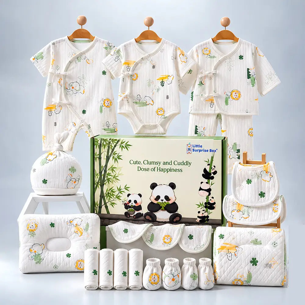 21 pcs White Safari Animals Newborn Baby Girl/Boy Gift Box – All-Season Gift Hamper(0–6 Months)