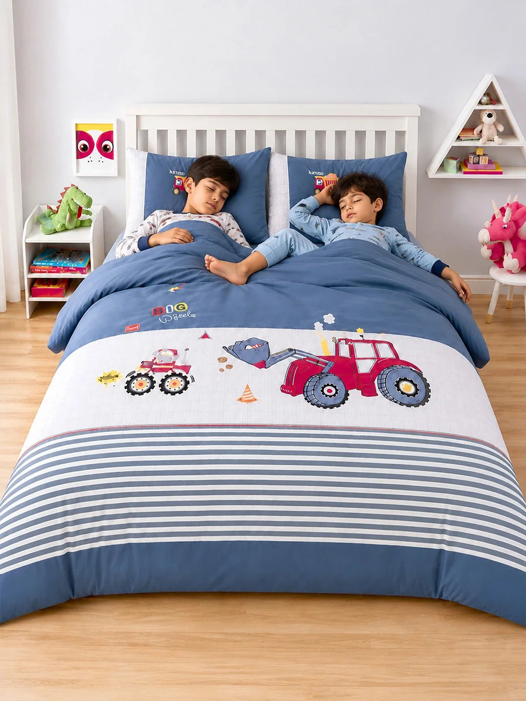 4 Pcs Red Tractor Theme Embroidered King Size Bedding Set